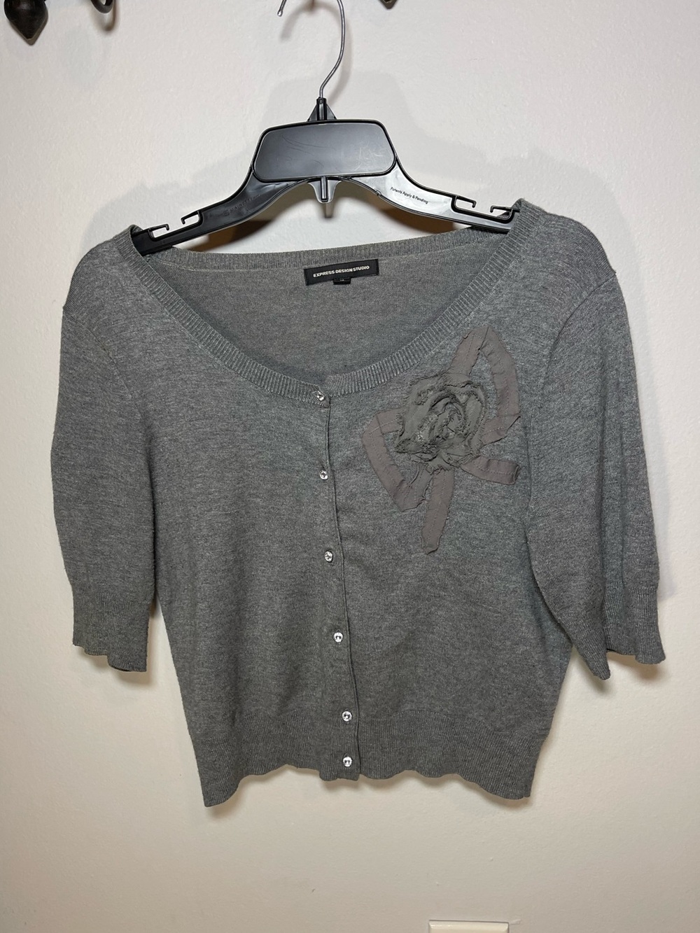 Express Design Studio Gray Floral Appliqué Cropped Cardigan Medium